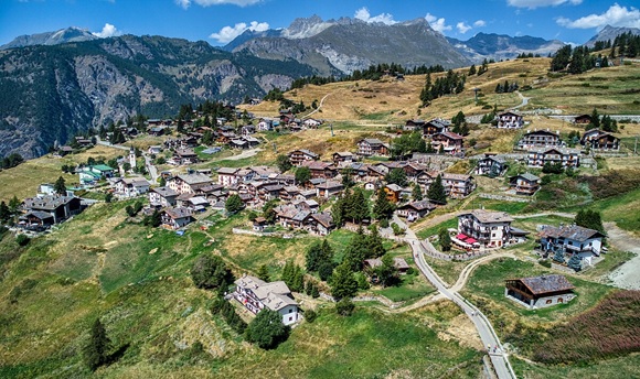 CHAMOIS – A due passi dal cielo